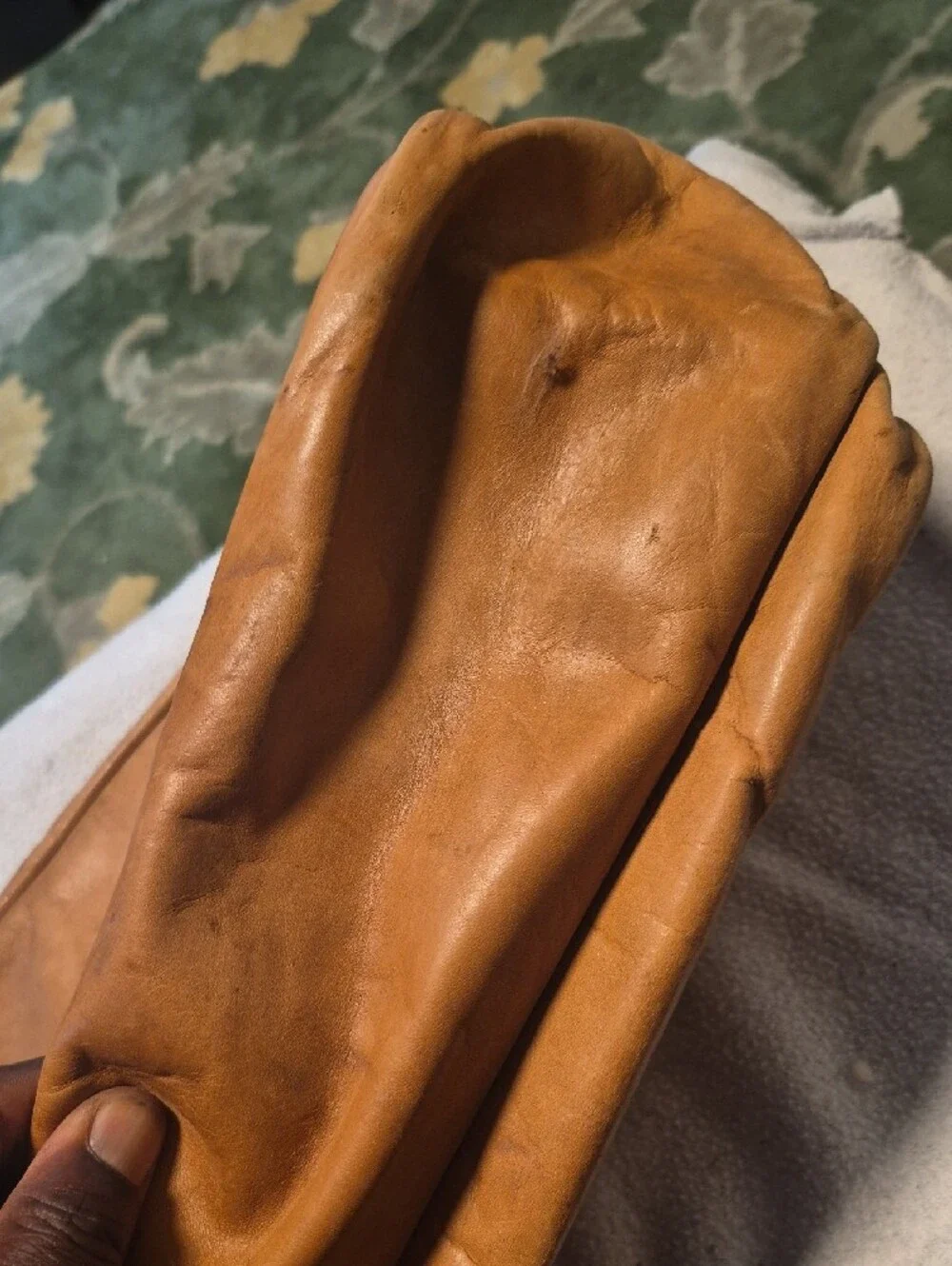 Classic Tan Leather Messenger Bag with Front Zip Pocket